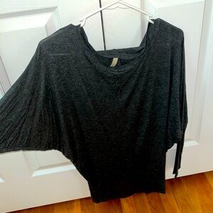 Gray long sleeve shirt with tight waist